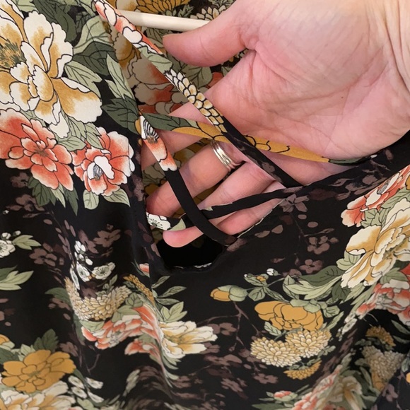 Floral blouse - Picture 3 of 6